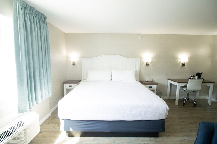1 King Bed (23 of 28)