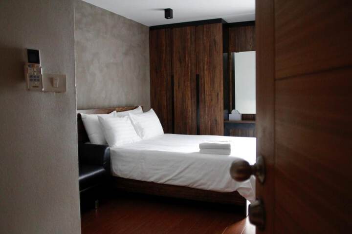 Room 16 of 57