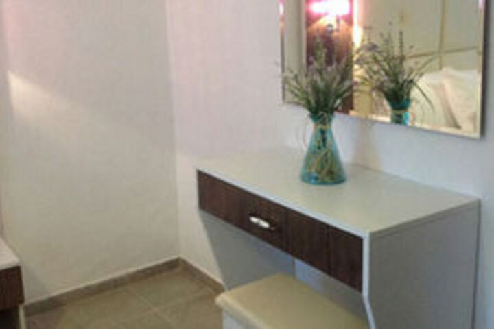 Room 14 of 18
