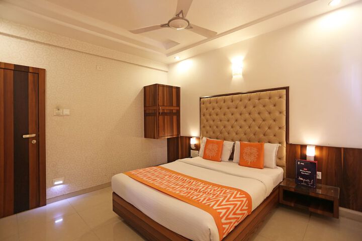 Room 10 of 19