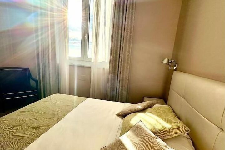 Room 10 of 49
