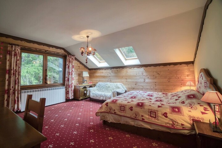 Room 10 of 47