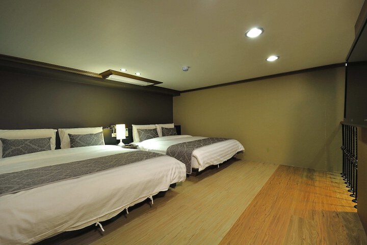 Room 29 of 60