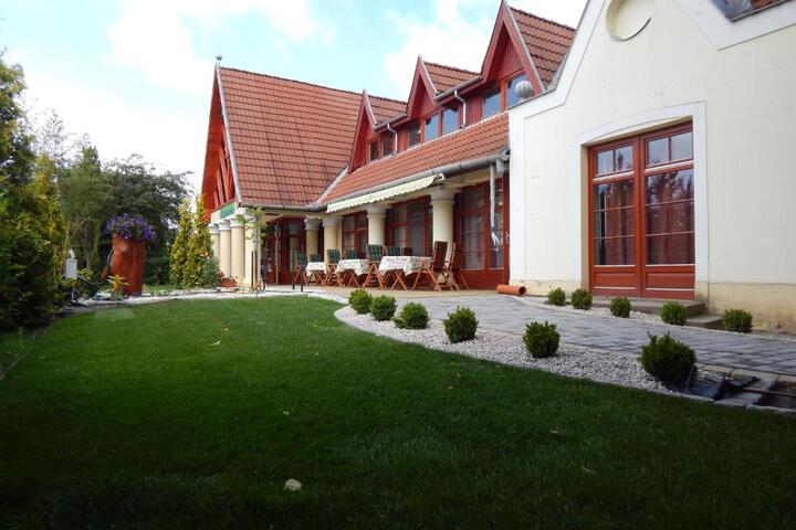 Exterior of Juniperus Park Hotel Kecskemét