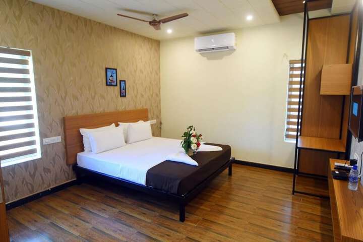 Room 3 of 24