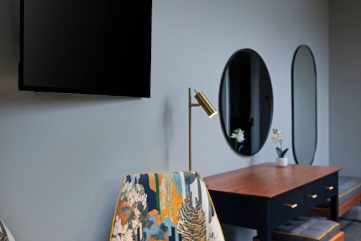 Room 13 of 32