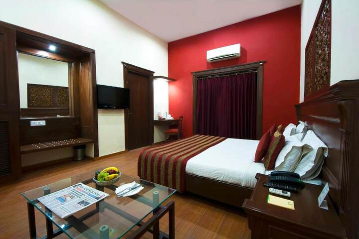 Room 17 of 28