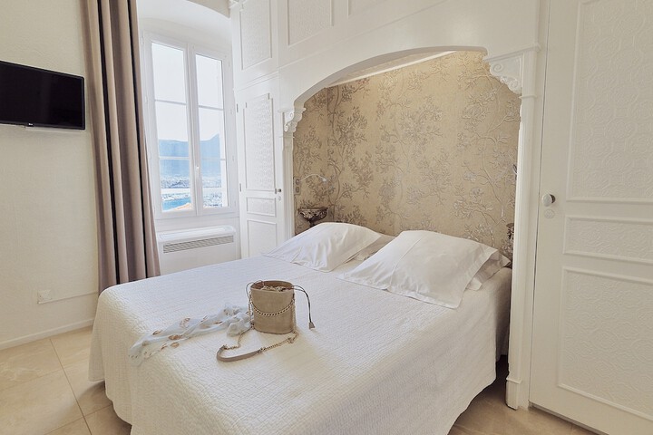Room 21 of 39
