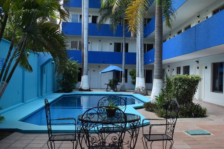 Pool Hotel