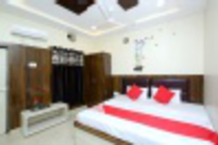Room 375 of 407