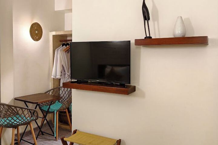 Room 82 of 177