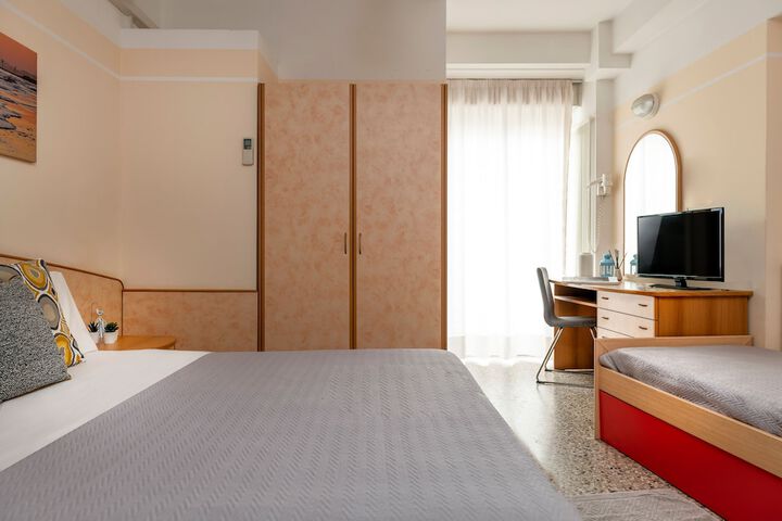 Room 35 of 71