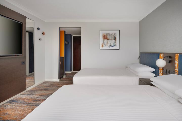 Room 17 of 90
