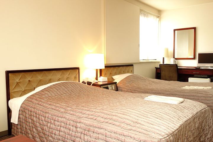 Room 12 of 30