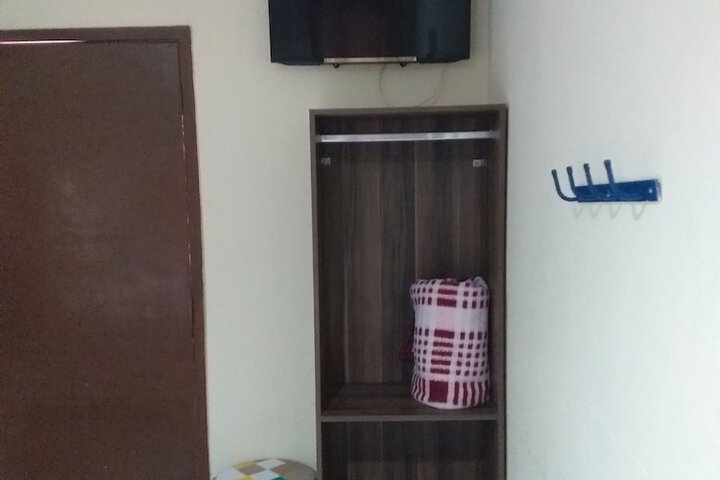 Room 21 of 38