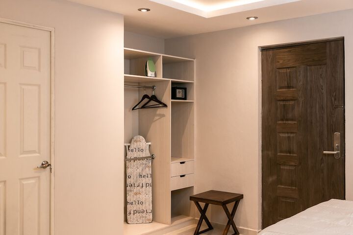 Room 6 of 29