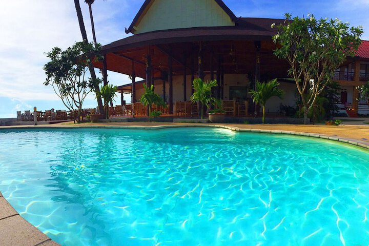 Hotel Pool