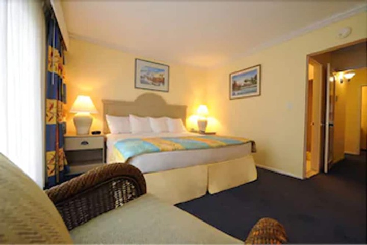 Room 2 of 51