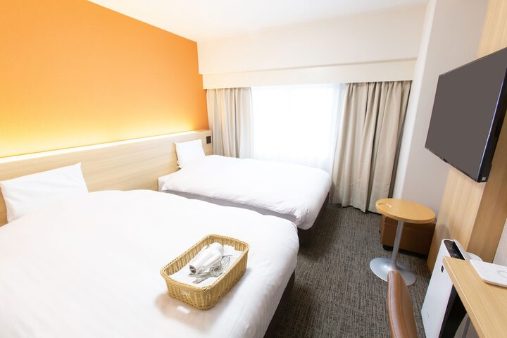 Room 5 of 42