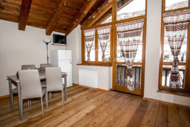 Room 18 of 27