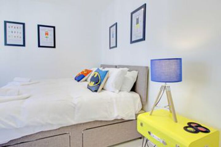 Room 8 of 24