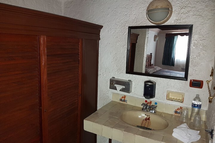 Room 8 of 39
