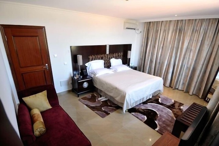 Room 11 of 21