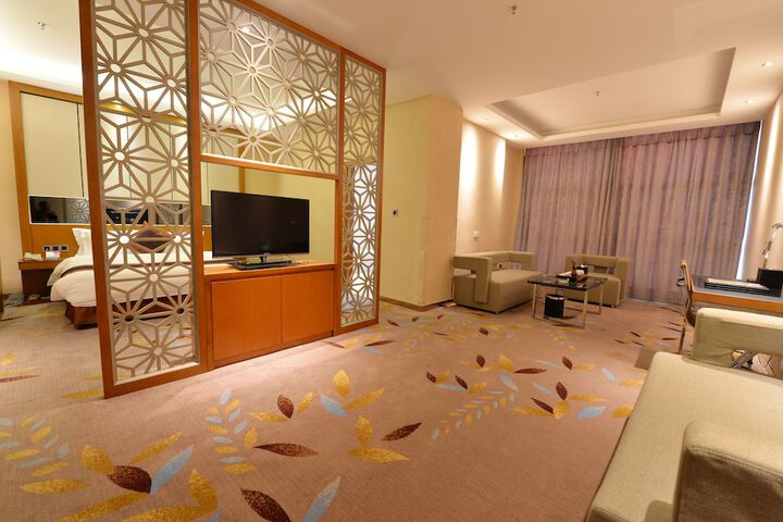 Room 15 of 19