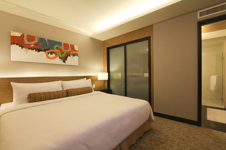 Room 7 of 87