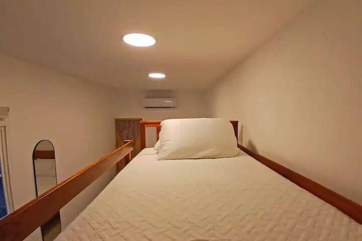 Room 26 of 89