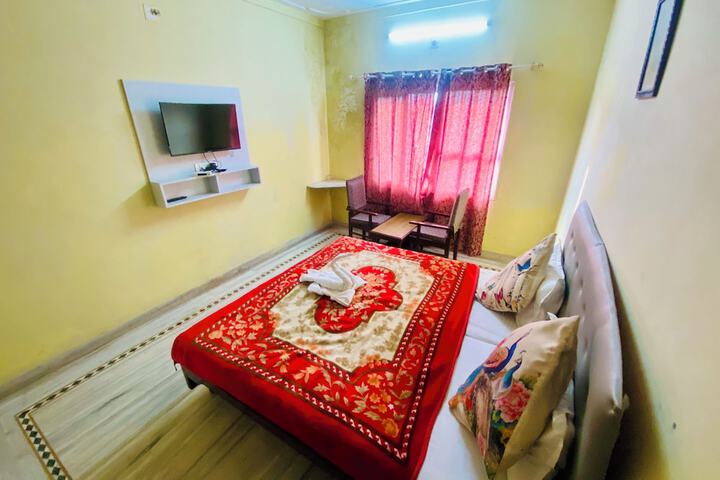 Room 12 of 17