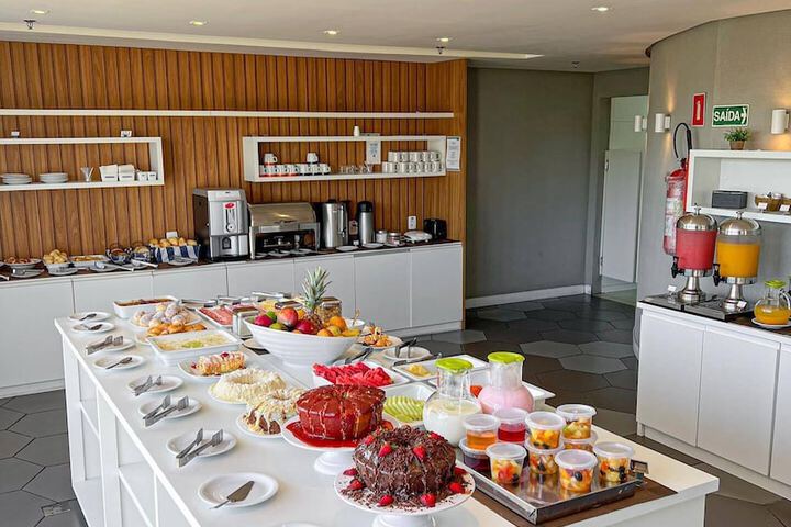 Breakfast/Coffee Service 25 of 28