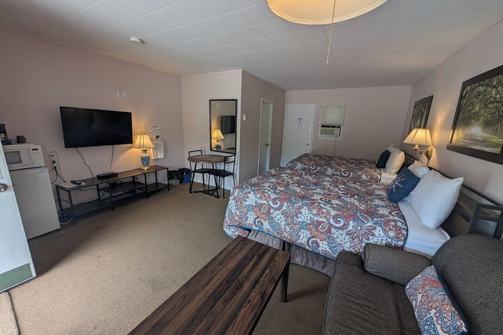 Room 13 of 34