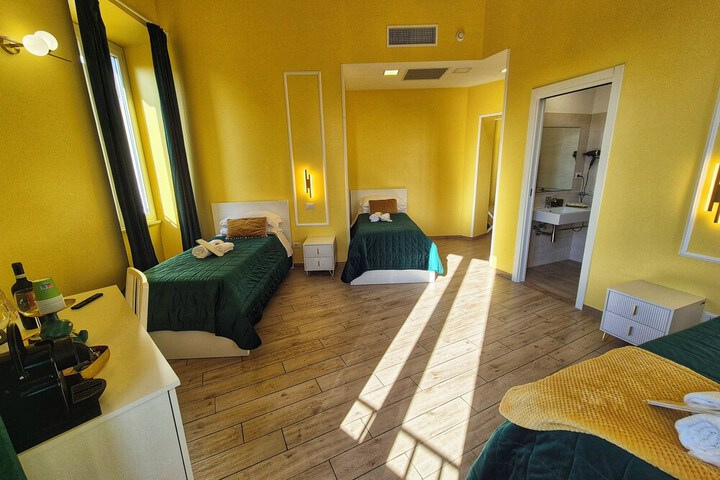 Room 9 of 36