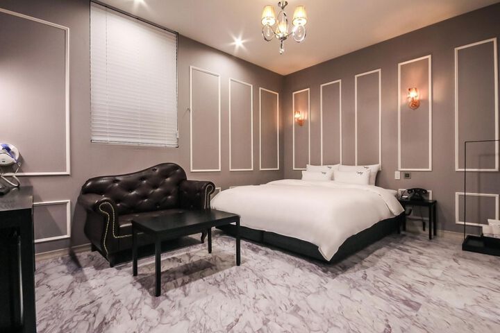 Room 148 of 152