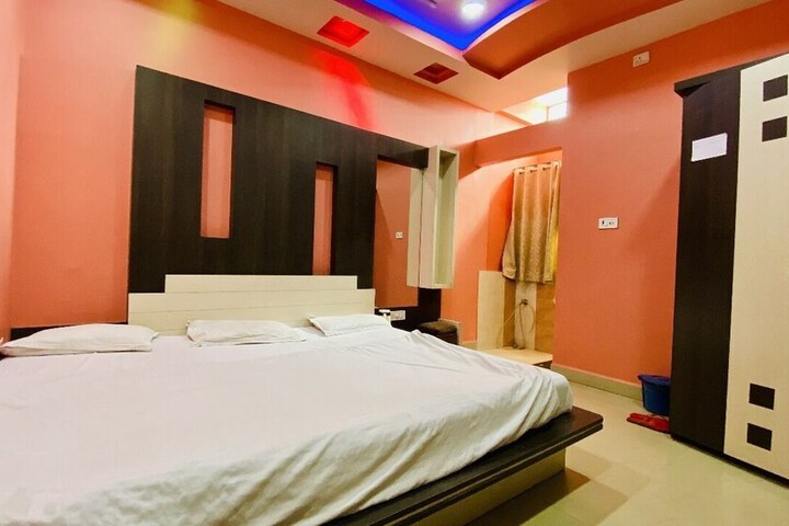 Room 14 of 32