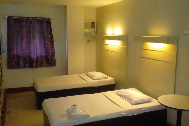 Room 4 of 94