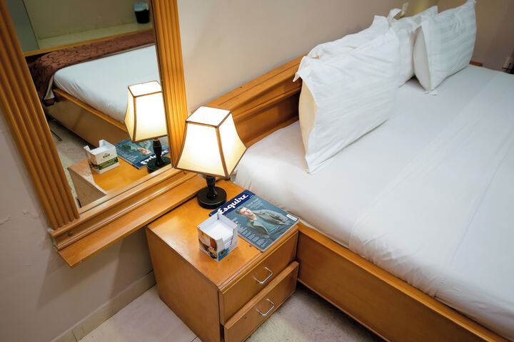 Room 27 of 67