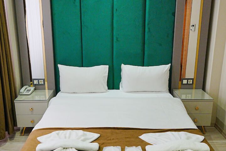 Room 28 of 65