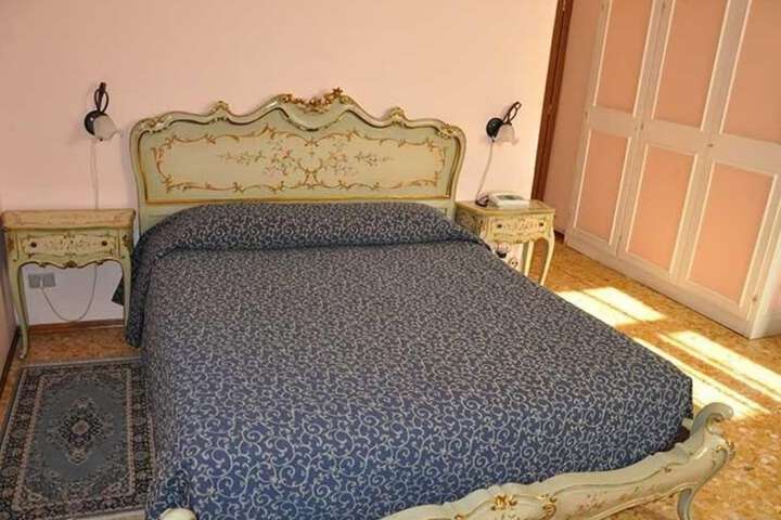 Albergo Parmigiano in Novara