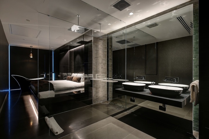 Room 8 of 24