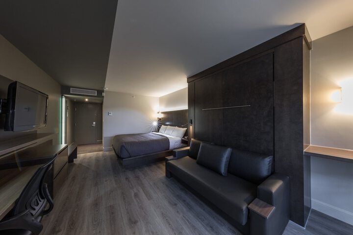 Room 48 of 104