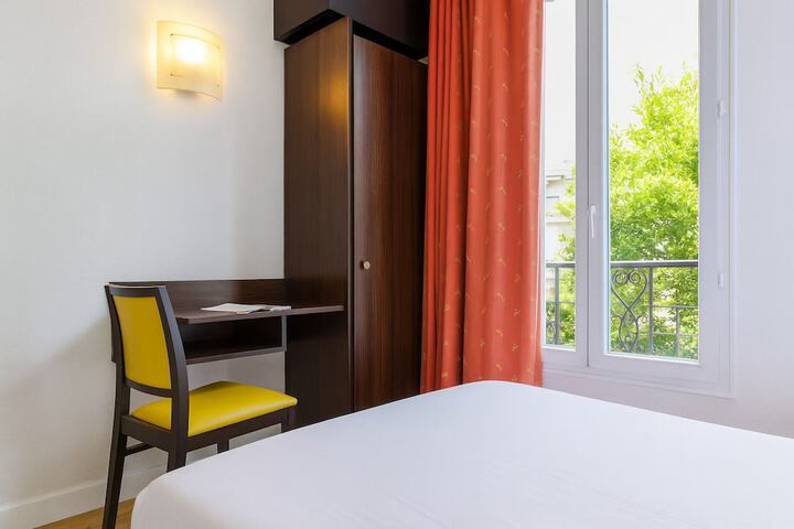 Room 14 of 20