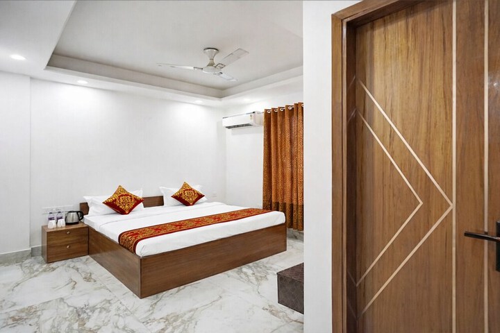 Room 18 of 27