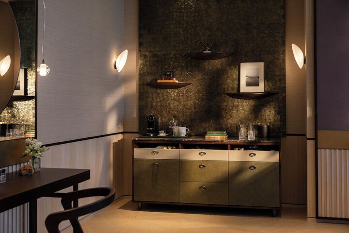 Lounge 75 of 208