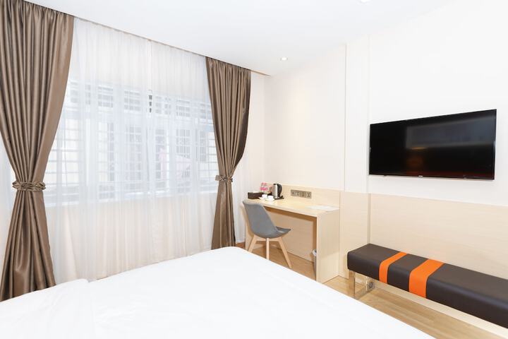 Room 16 of 61