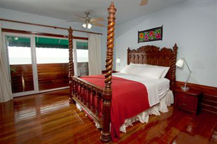 Room 6 of 25