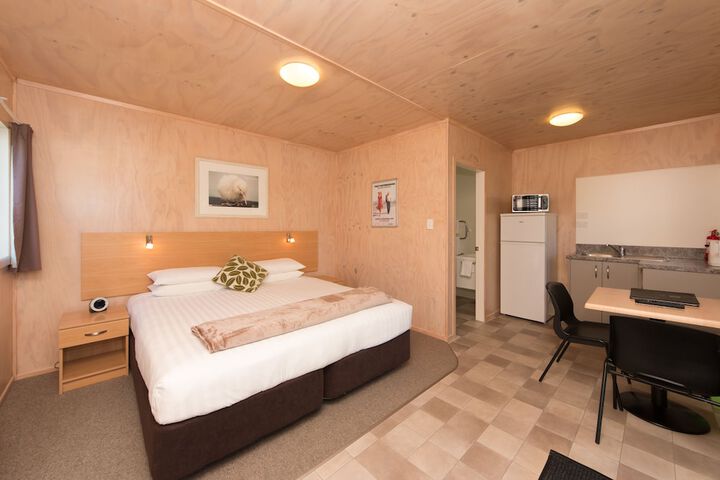 Room 4 of 38