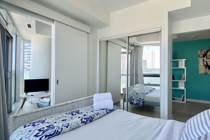 Room 2 of 223