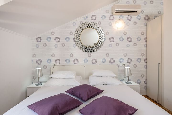 Room 30 of 80